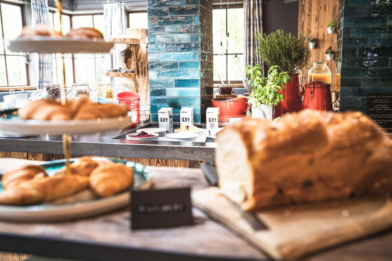 Reichhaltiges Frühstücksbuffet im Hotel Falkenstein