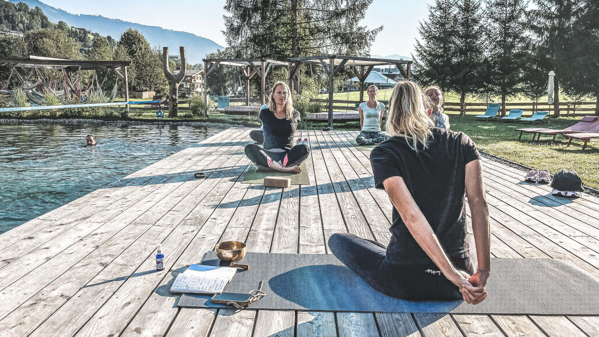 Yoga am Naturbadeteich