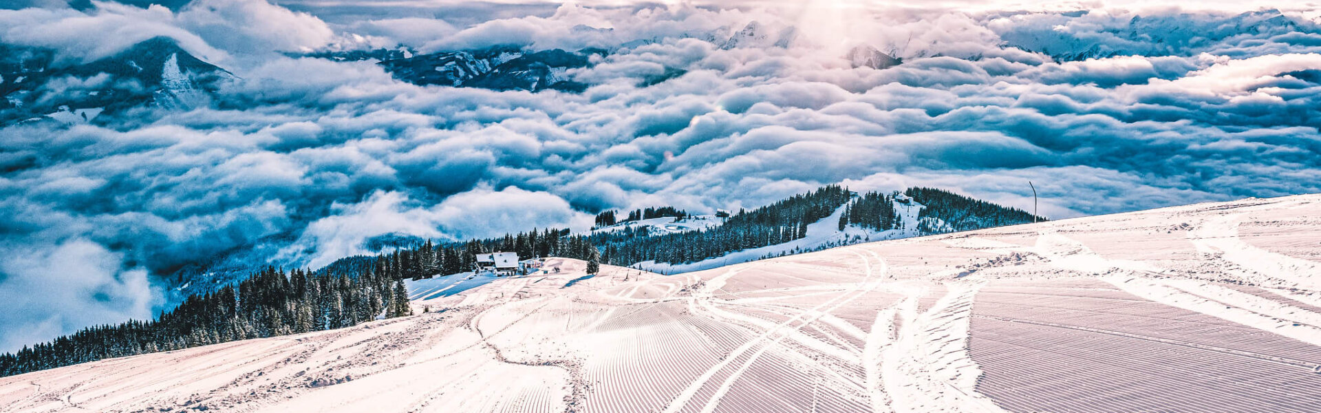 Skipiste über den Wolken