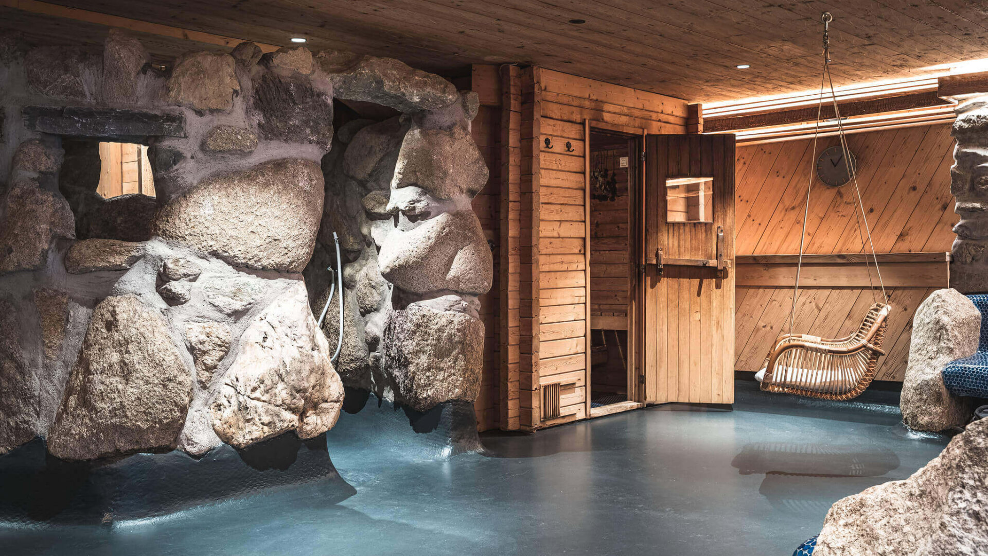 Sauna und Steindusche
