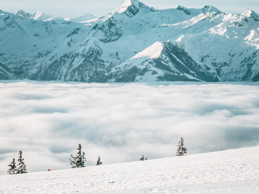 Skipiste im Nebel