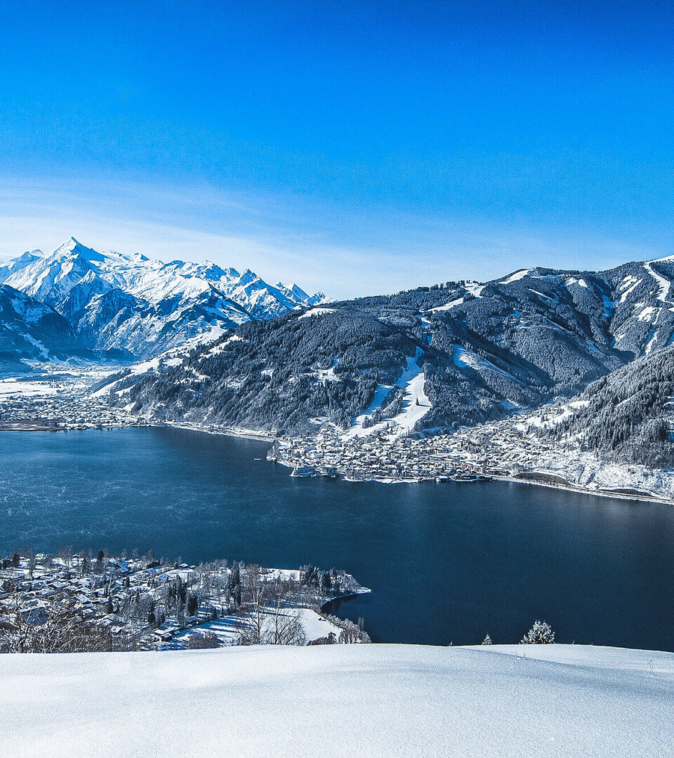 Aussicht auf den Zeller See und Zell am See, Kaprun im Winter